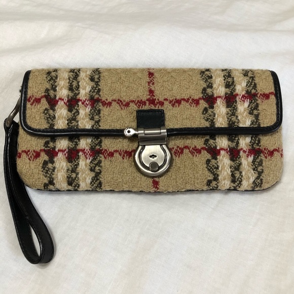 Burberry Handbags - Final Price❤️Burberry Wool Boucle Nova Purse